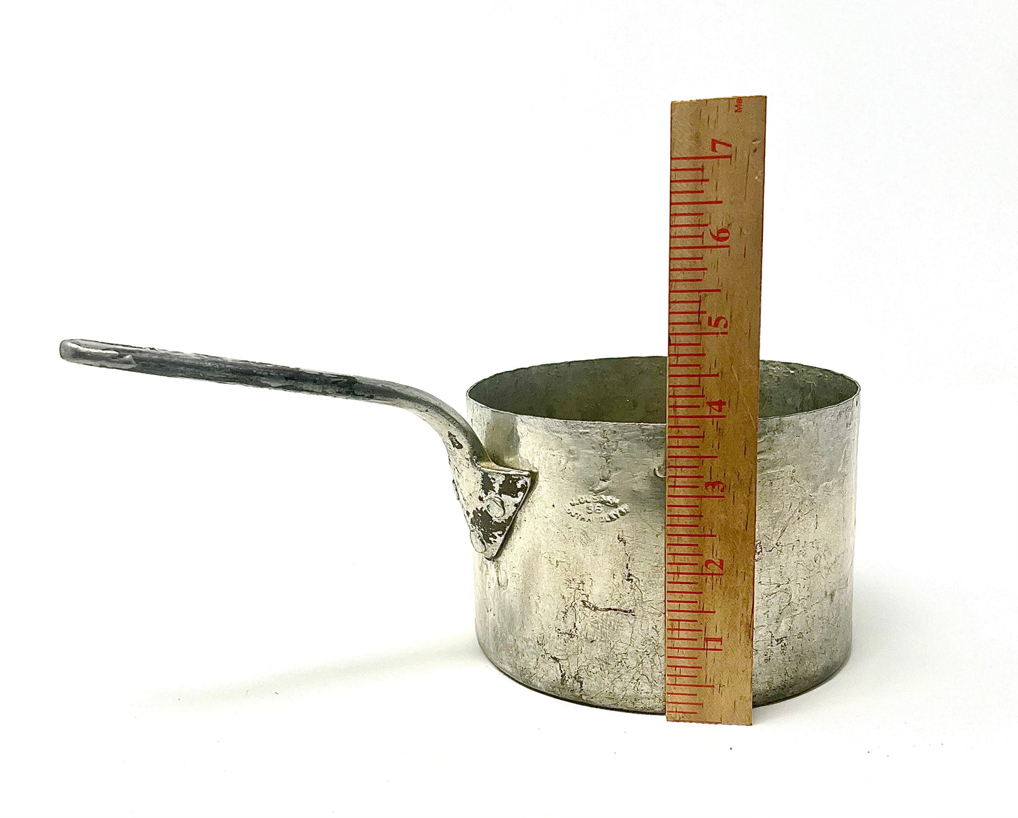 Titanic Victim John Jacob Astor IV personally owned residential kitchen pot from his famous NY Mansion. Medium size.