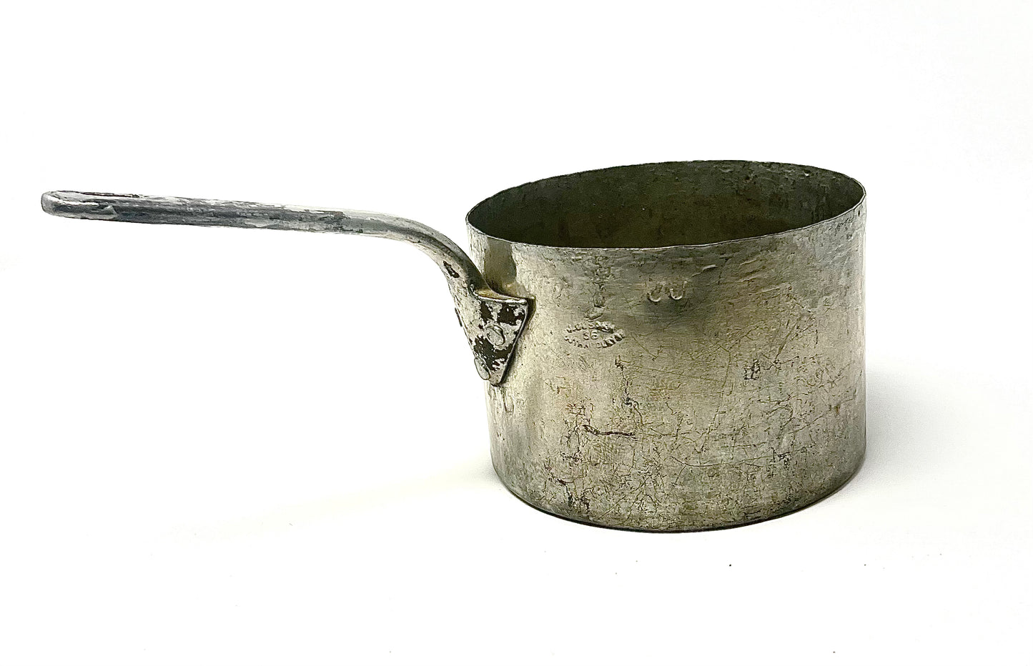Titanic Victim John Jacob Astor IV personally owned residential kitchen pot from his famous NY Mansion. Medium size.